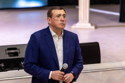Встреча с губернатором в Аниве длилась два часа