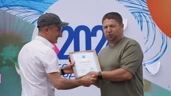 На анивском пляже 14 июля отметили День рыбака