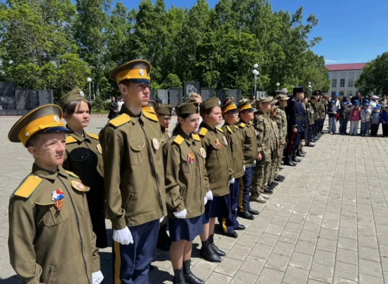 В Аниве вспыхнул Вечный огонь