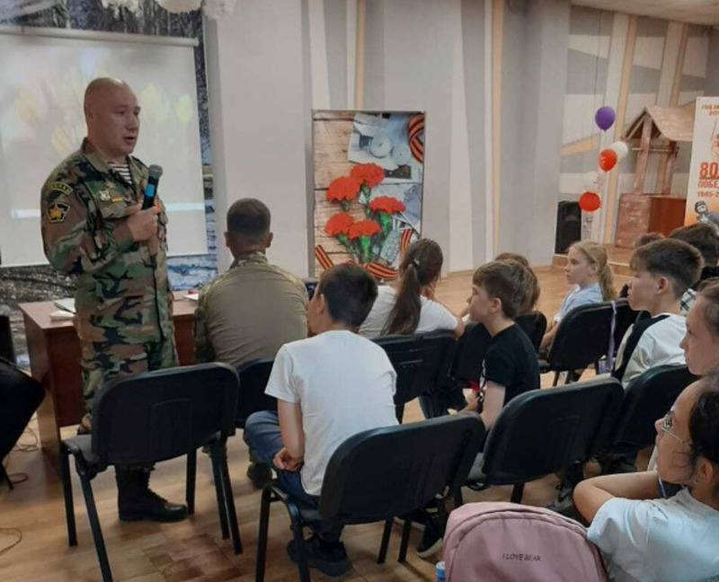 Анивские ветераны СВО встретились с отдыхающей на каникулах детворой