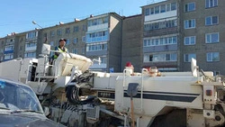 В Анивском районе приступили к ямочному ремонту дорог
