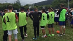 Футболисты с футболятами провели хороший выходной