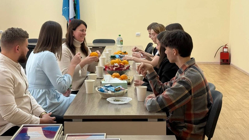 Анивских киберволонтёров в мэрии поздравили с наступающим Новым годом