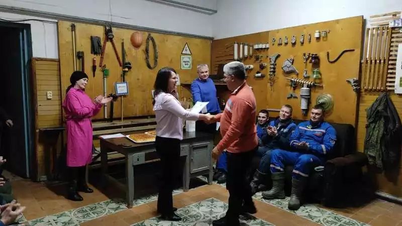 Светлана Швец поздравила энергетиков с профессиональным праздником
