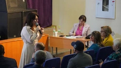 Светлана Швец встретилась с жителями Троицкого