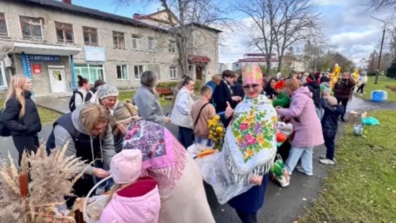 Гагаринцы провели благотворительную ярмарку на улице Ленина