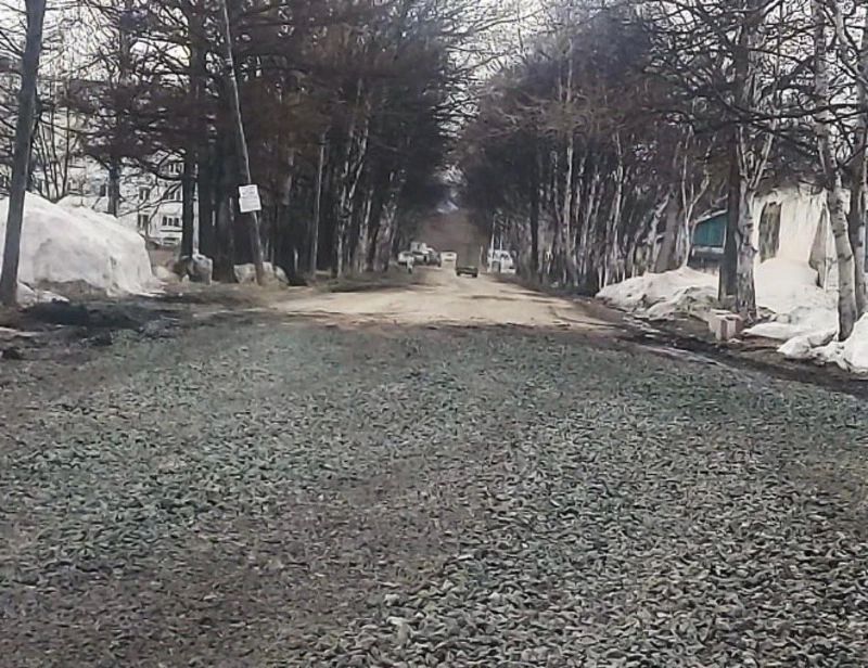 В Троицком выполнили отсыпку дорожного полотна по Гвардейской