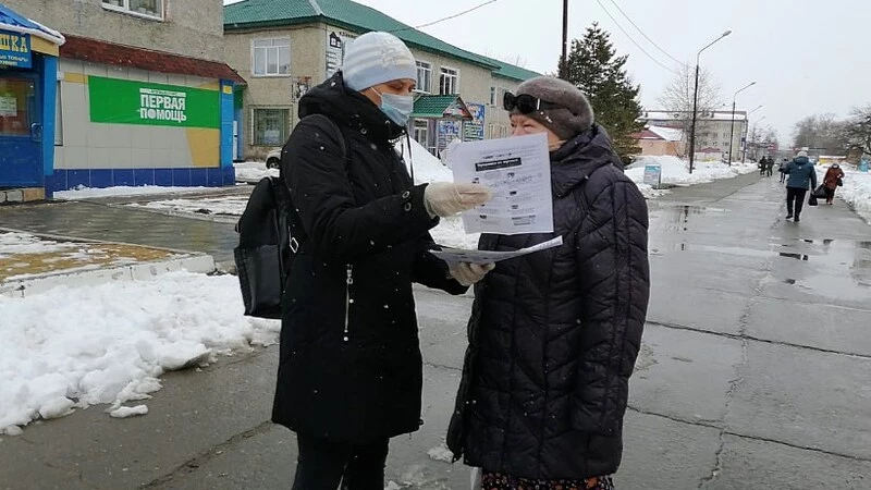 По главной пешеходной улице