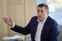 На встрече губернатора c редакторами сахалинских СМИ обсуждалась программа счастливого материнства