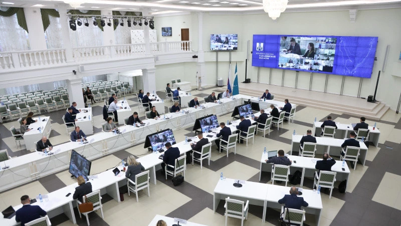 В Сахалинской области ускорят замену 3-х тысяч старых мусорных баков на евроконтейнеры