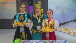 Автор карты района вышила её дважды, будет ещё и третья