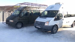 Землякам в зону СВО передали автомобили и пиломатериал