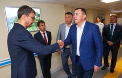 Губернатор обсудил с московскими хирургами развитие высокотехнологичной медицины на Сахалине