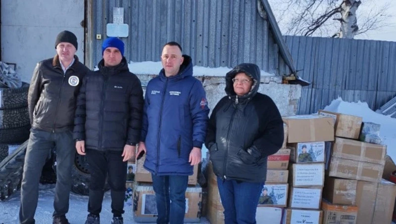 Сборная команда общественников отправила на фронт новую партию гуманитарного груза с техникой