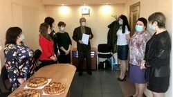 В Аниве поздравили работников Центра занятости населения