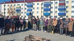 В сквере им. И.И. Закомолдина высадили около 400 кустарников
