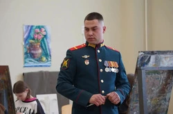 В детской школе искусств Анивы 18 февраля прошёл мастер-класс военного художника Артёма Журавлёва