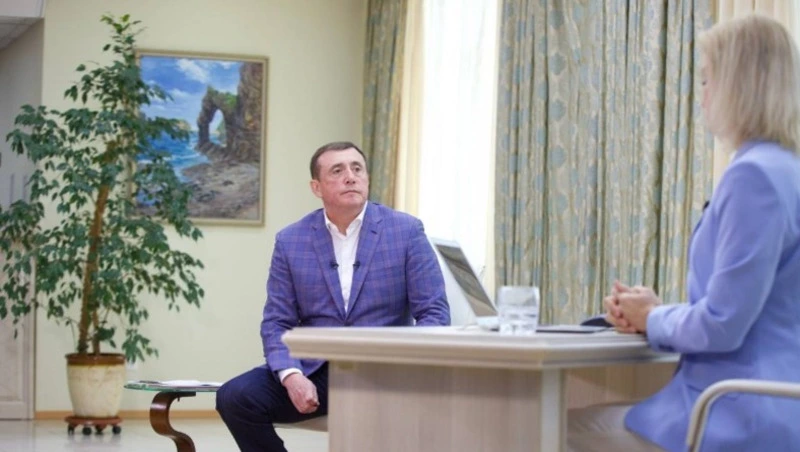 «Прямая линия» губернатора длилась сегодня более двух часов