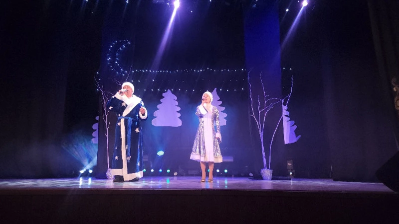 Состоявшийся 7 января концерт на главной сцене района назывался «Рождественское ассорти»