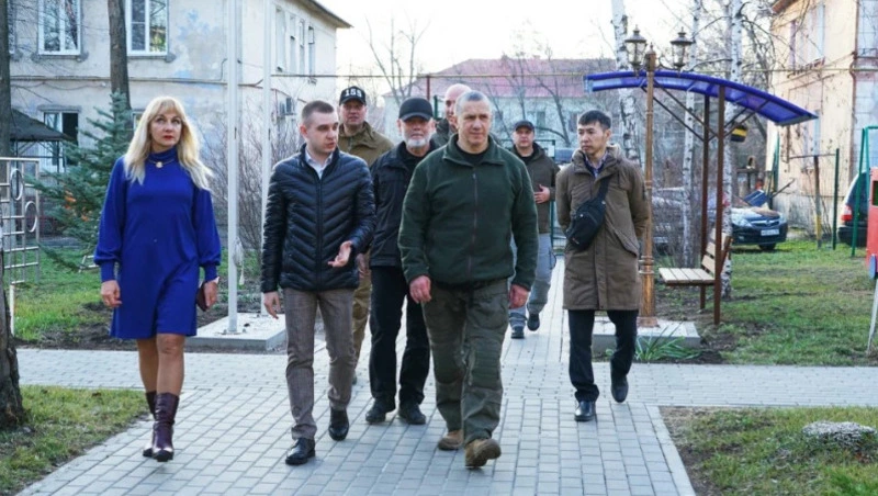 Юрий Трутнев проверил ход восстановительных работ на подшефных Дальнему Востоку территориях ДНР