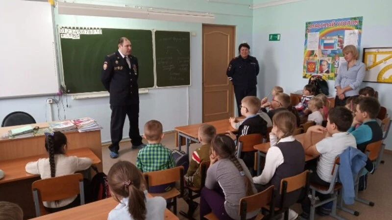 Анивские госавтоинспекторы проводят «Неделю мужества»