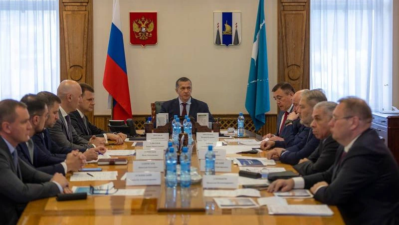 С Юрием Трутневым определены перспективы порта Корсаков
