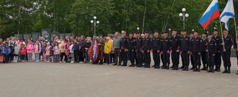 В Аниве на митинге памяти и скорби звучали слова о связи прошлого и настоящего