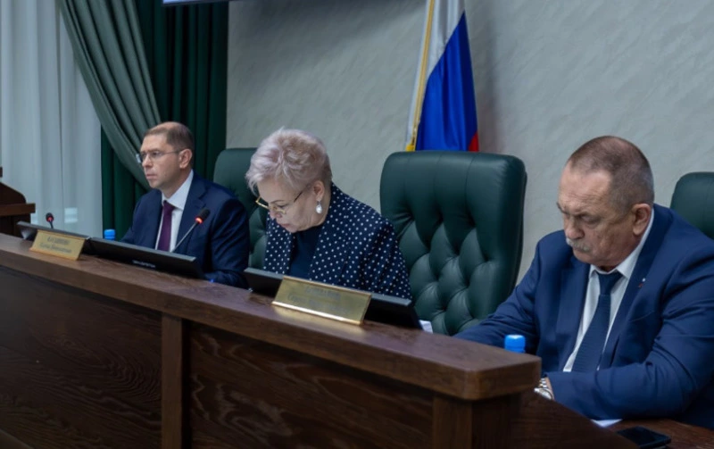 Значительная часть корректировки бюджета связана с поддержкой муниципалитетов