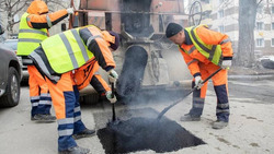 На юге Сахалина начали ямочный ремонт дорог и завершат к 1 июня