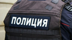 Грабитель забрал деньги и карту с миллионами рублей у пенсионерки