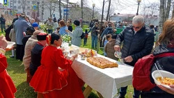 Библиотекари 9 мая организовали уютный дворик для соседей