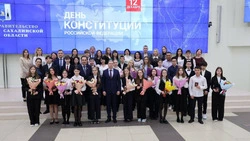 Юная анивчанка получила первый в жизни паспорт