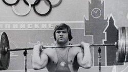 Анатолию Козлову 23 февраля исполнилось 65 лет