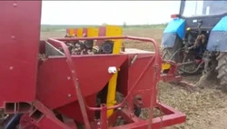 Техника хозяйств вышла в поля для проведения посевной