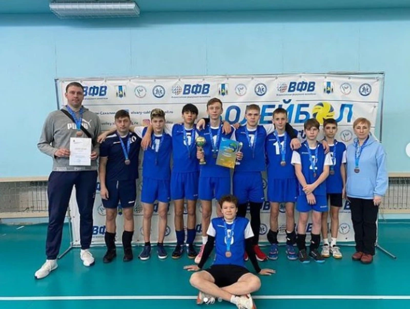 Анива завоевала «бронзу» в юношеском первенстве области по волейболу