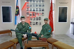 Полноразмерный макет ручного пулемёта Дегтярёва создали ребята в Центре «ВОИН»