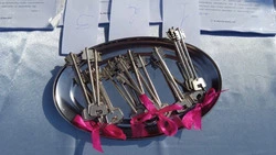 Семьи из Огоньков получили ключи от квартир