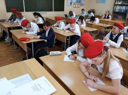 Казаки поблагодарили ребят из второй школы за письма