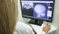 Если жар слабоват, отправляют на видеоконсультацию с врачом