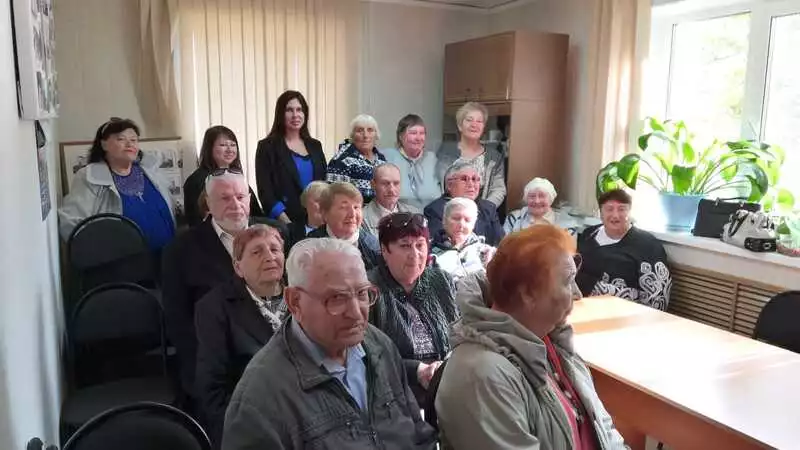Поздравление достойным людям