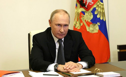 Президент России ввёл военное положение на новых территориях РФ