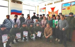 Активисты «Виктории» проведали анивских солдат