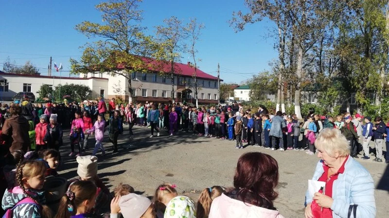 В троицкой начальной школе прошла «кругосветка» по безопасности