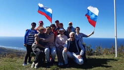 13 сахалинцев поддержали частичную мобилизацию восхождением на сопку Маяк