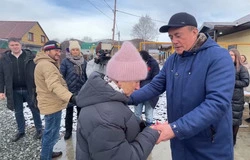 Валерий Лимаренко вручил ключи петропавловским новосёлам