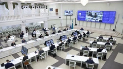 В Сахалинской области ускорят замену 3-х тысяч старых мусорных баков на евроконтейнеры