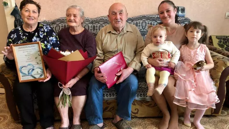 Два визита мэра с поздравлениями