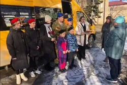 Ученики второй школы Анивы навестили близких мобилизованных анивчан