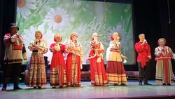 «Истоки» погрузили анивчан в исконно народное пение