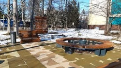 Возле РДК обустроили небольшую зону отдыха